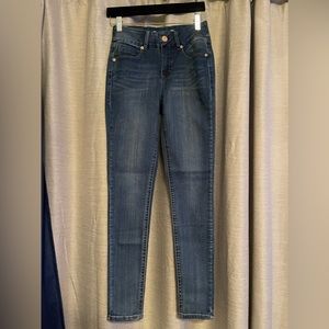 *BRAND NEW* Skinny Jeans